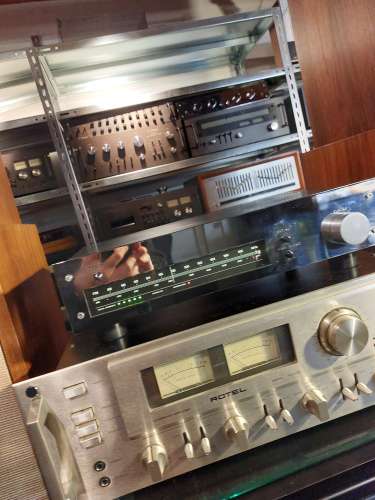 Harman Kardon analog Tuner mit Chrome Front